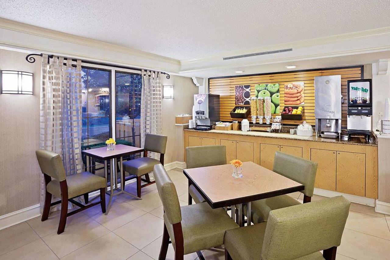 Norwood Inn & Suites 메릴빌 외부 사진